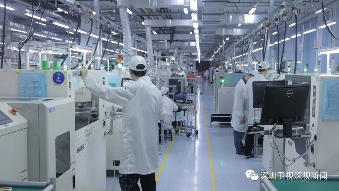 十八屆中央政治局常委與中外記者見面會_共產黨員網